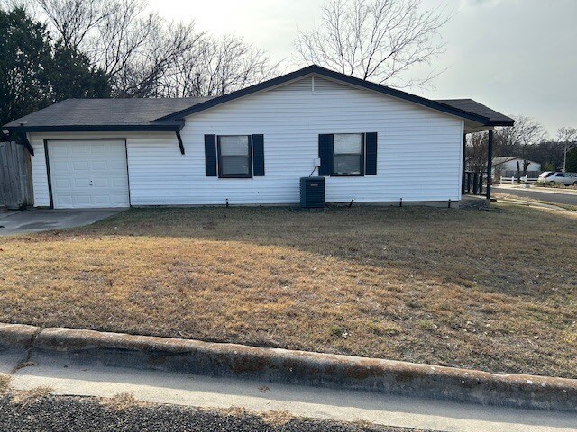 Building Photo - 718 Michelle Dr