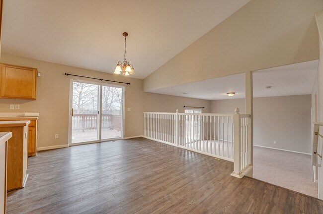 Foto del edificio - Spacious 3 bed, 2.5 bath home located in Wellington, CO