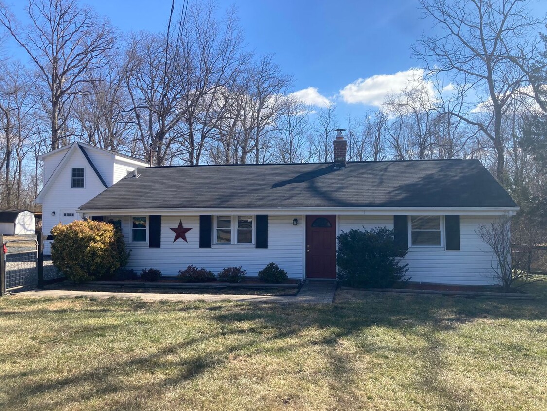 Primary Photo - Aldie Single Family with Main level living