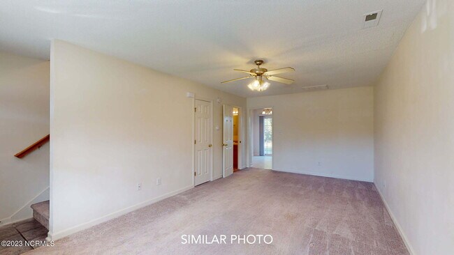 Building Photo - 104 E Coopers Ct