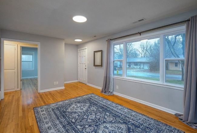 Building Photo - Cute Two Bedroom Home in Olathe