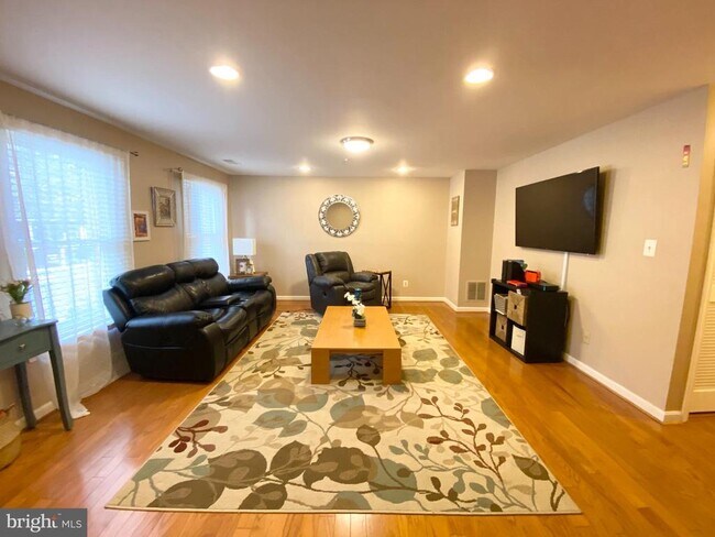 Foto del edificio - 725 Chestertown St
