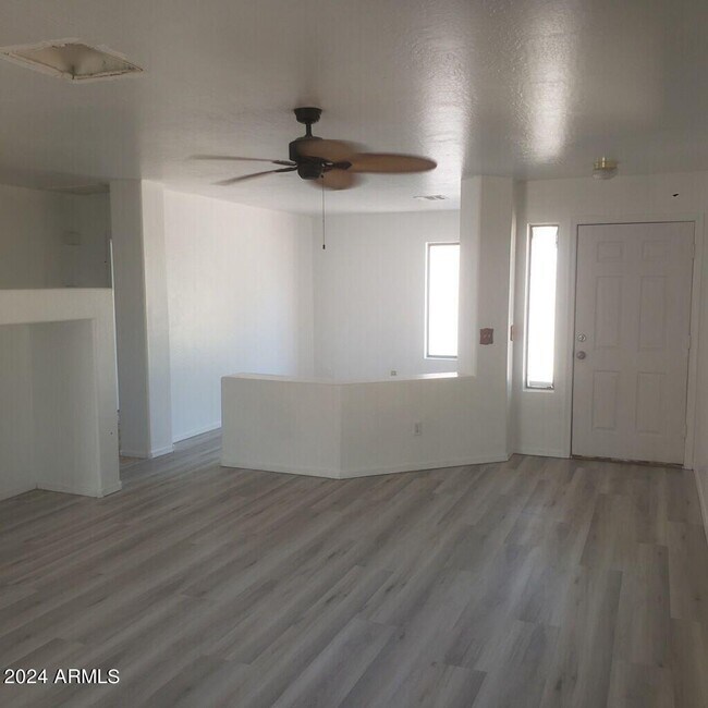 Building Photo - 14911 W Acapulco Ln