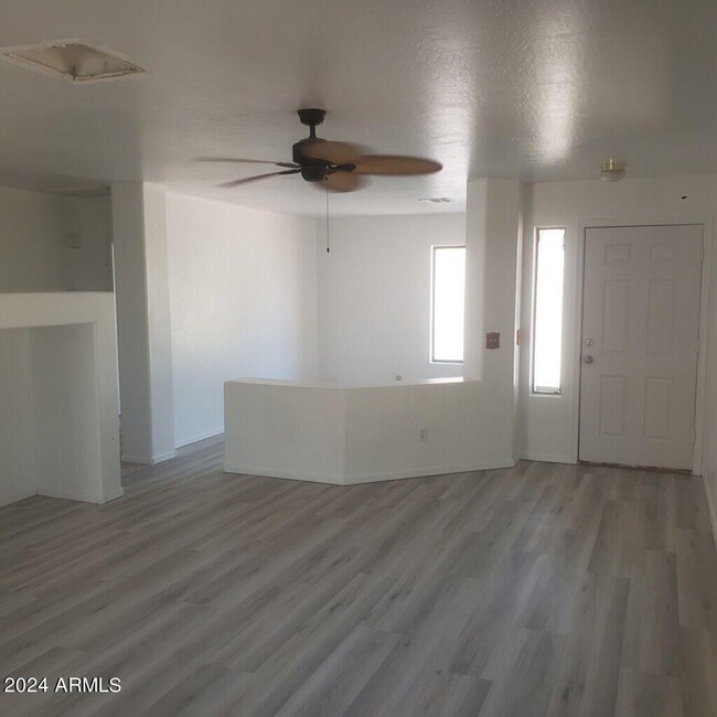 Foto del edificio - 14911 W Acapulco Ln