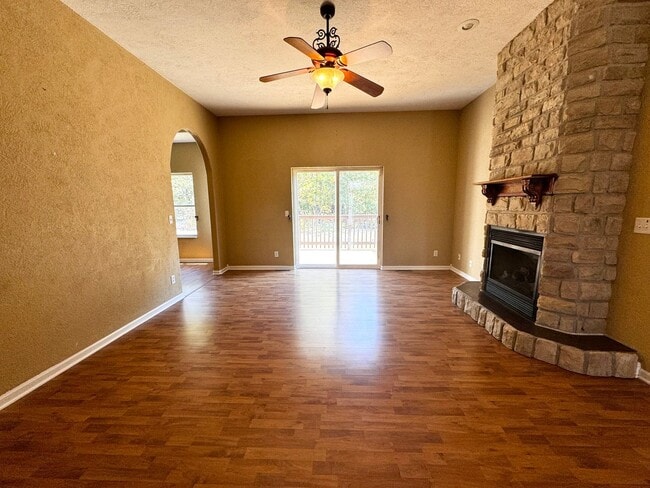 Building Photo - 134 Ridgeview Dr