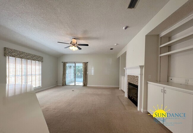 Foto del edificio - Beautiful 3 Bedroom Home in Mary Esther!