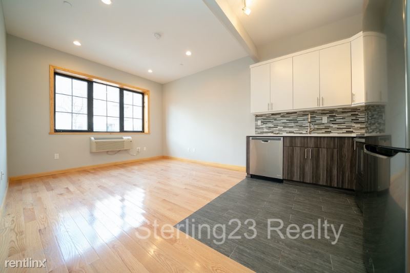 Foto principal - 14-12 31st Ave