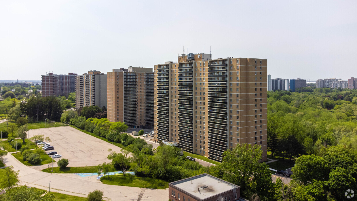 Primary Photo - Panorama Court