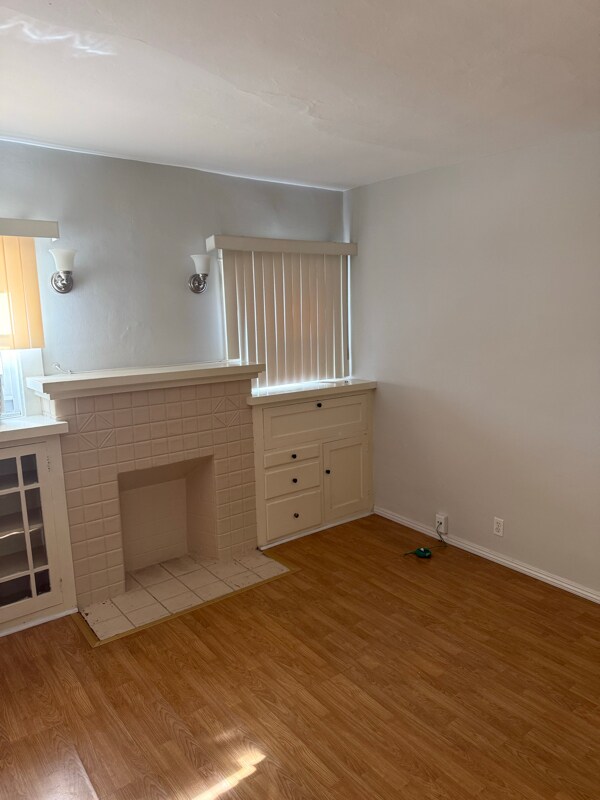 Foto del edificio - 631 E Cypress Ave