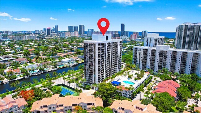 Foto del edificio - 3600 Yacht Club Dr