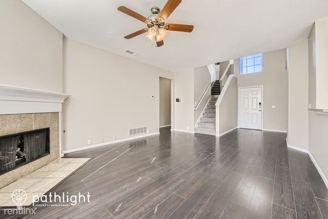 Building Photo - 4 br, 2.5 bath House - 2756 Thorncreek Lan...