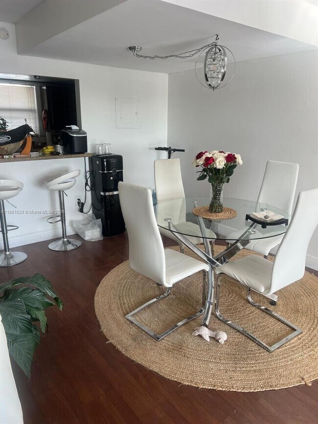 Foto del edificio - 9351 Fontainebleau Blvd