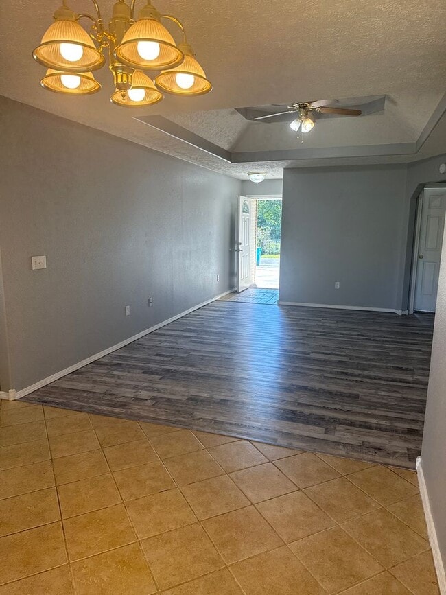 Foto del edificio - 3 bedroom/2 bath house w/ 1 car garage