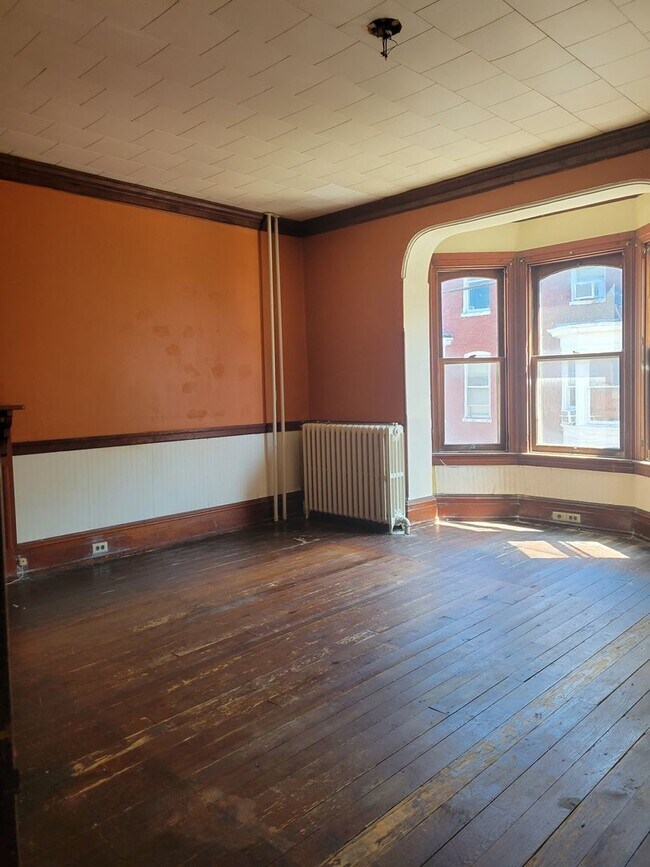 Building Photo - 28 S Hartley St