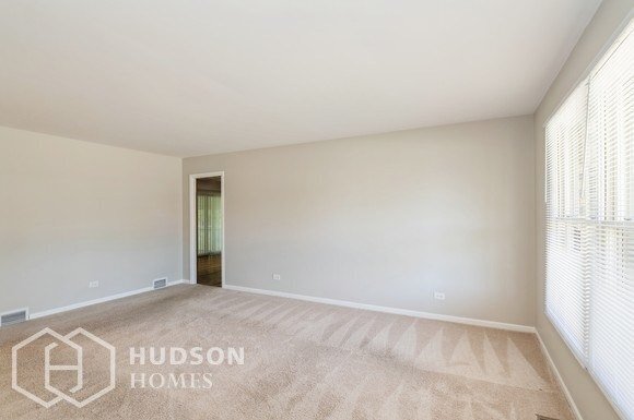 Building Photo - AVAILABLE NOW! - 654 Longview Dr, Antioch,...