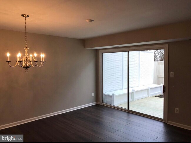 Building Photo - 18 Providence Square