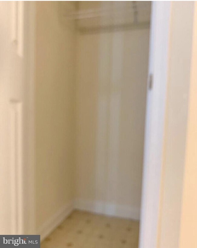 7501 Calderon Ct Unit 245, Alexandria, VA 22306 Room for Rent in