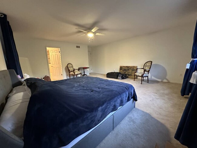 Building Photo - 6636 Isle of Skye Dr