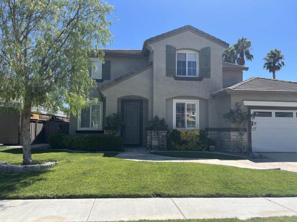 Foto principal - 38194 Clear Creek St