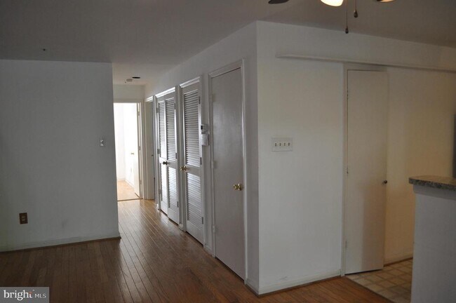 Building Photo - 14220 Jib St