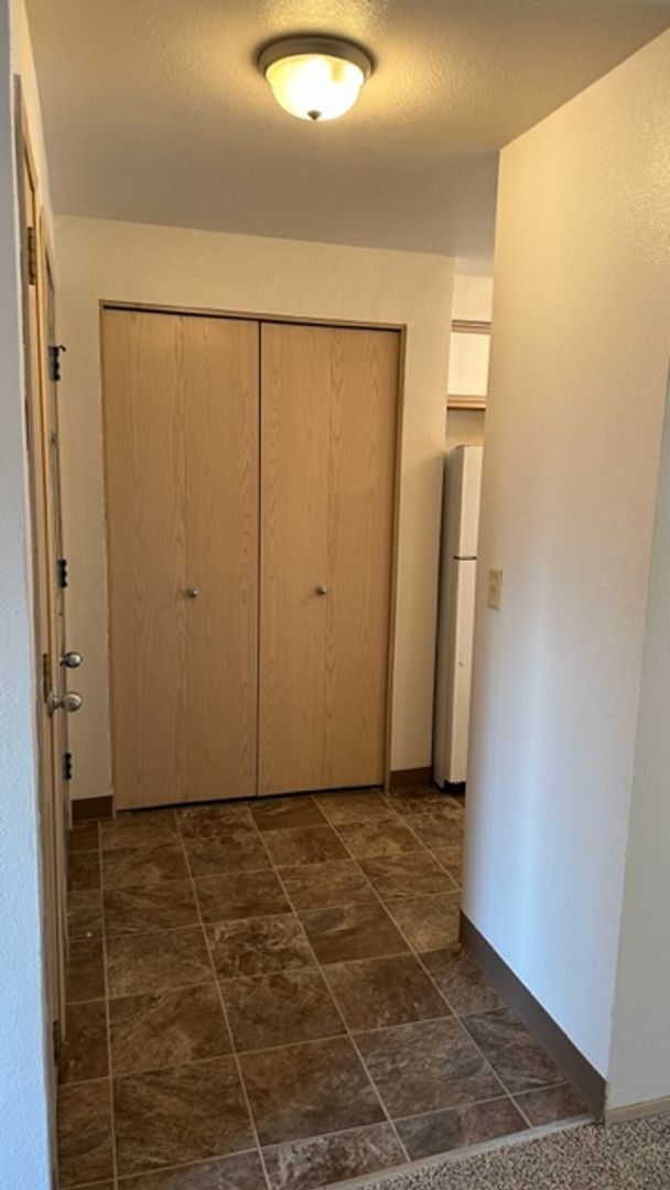 Foto del edificio - 1 bedroom 1 bath second level unit!
