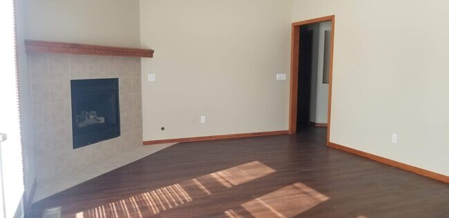 Foto del edificio - 3BR Ranch Carroll Creek