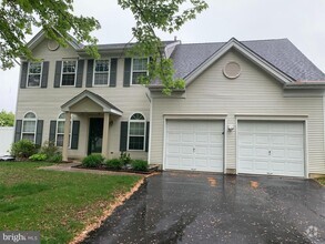 Building Photo - 35 Oakmont Terrace