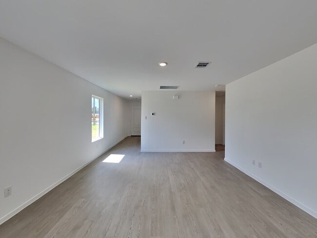 Building Photo - 18719 Barrichello Dr