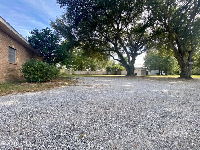 Building Photo - 1710 E Milton Ave