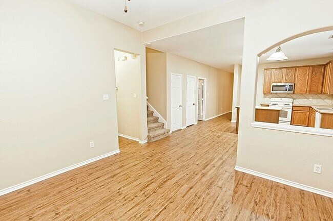 Foto del edificio - 4009 Hidden Meadow Ct