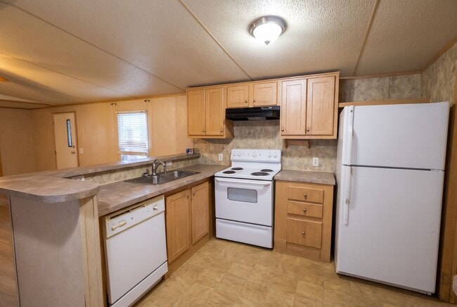 Building Photo - 6626 Moss Rose Dr