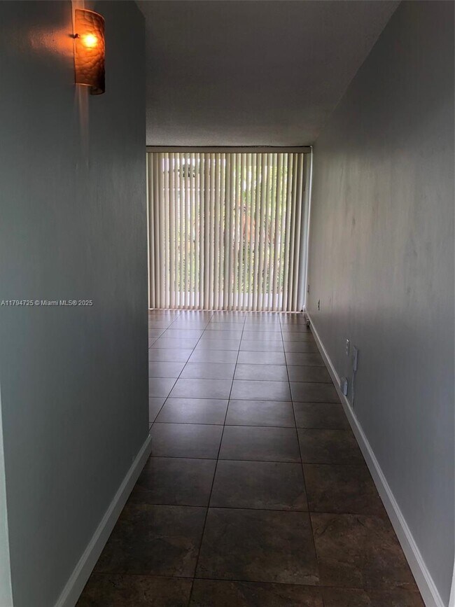 Foto del edificio - 2539 Bayshore Dr