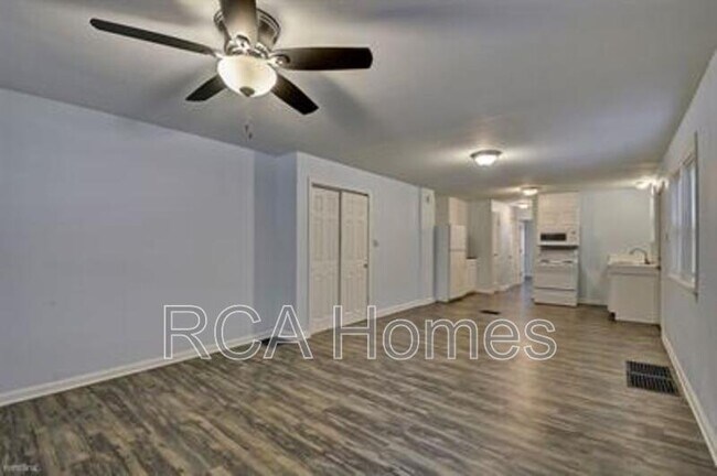 Foto del edificio - 829 S State Ave