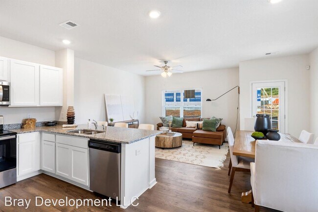 Building Photo - 3 br, 2.5 bath House - 1061 Hammett Rd