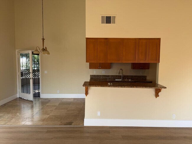 Foto del edificio - 1760 Temple Ave