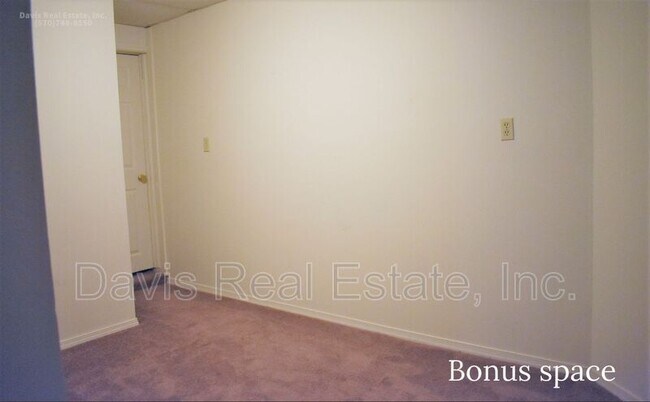 Building Photo - 601 Shaw St