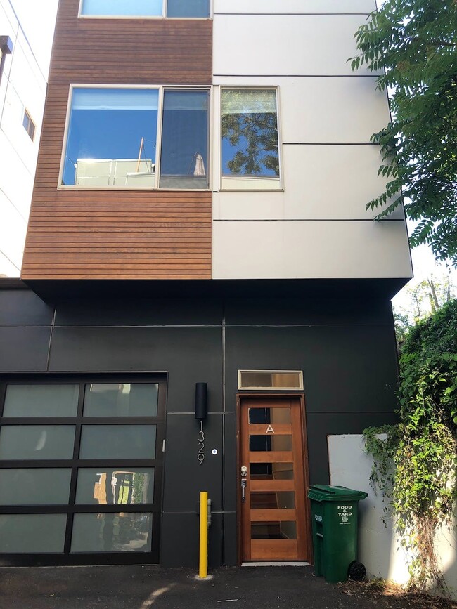 Building Photo - 1329 14th Ave S