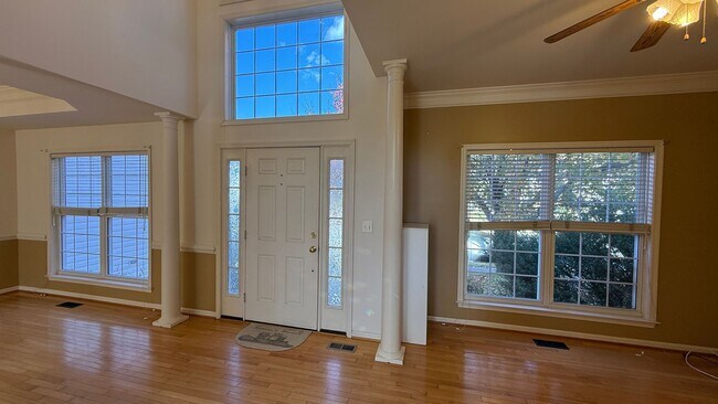 Foto del edificio - Spacious Colonial in Austin Ridge