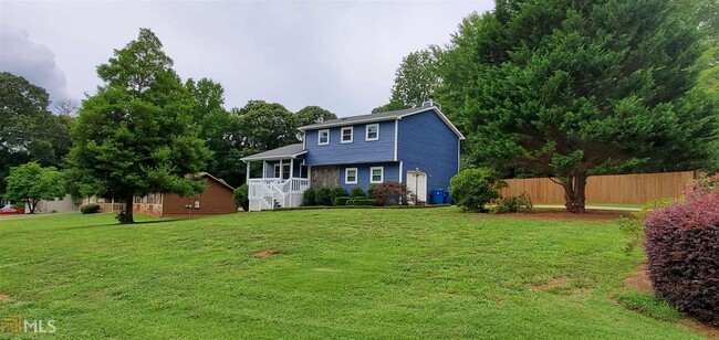 Building Photo - 210 Summertown Dr