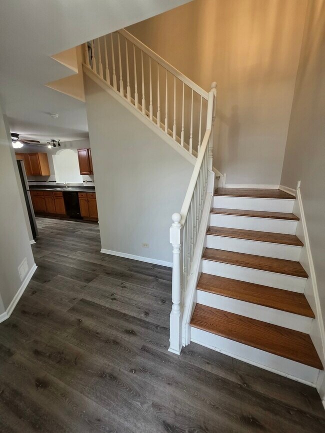 Foto del edificio - 675 Fieldcrest Dr
