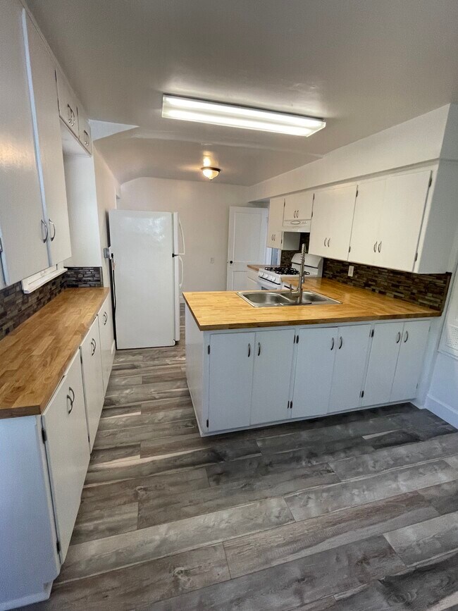 Cocina - 809 Division St