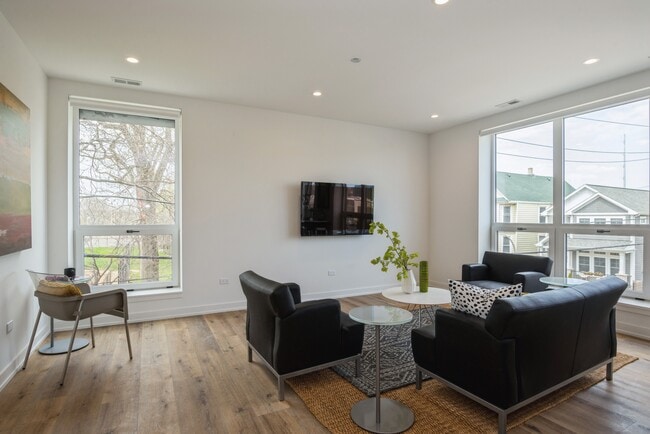 Huge windows - 2803 W Henderson St