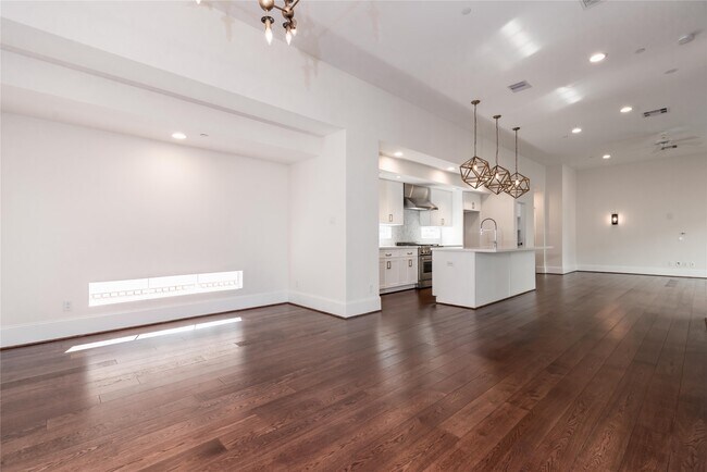 Foto del edificio - 3821 N Braeswood Blvd