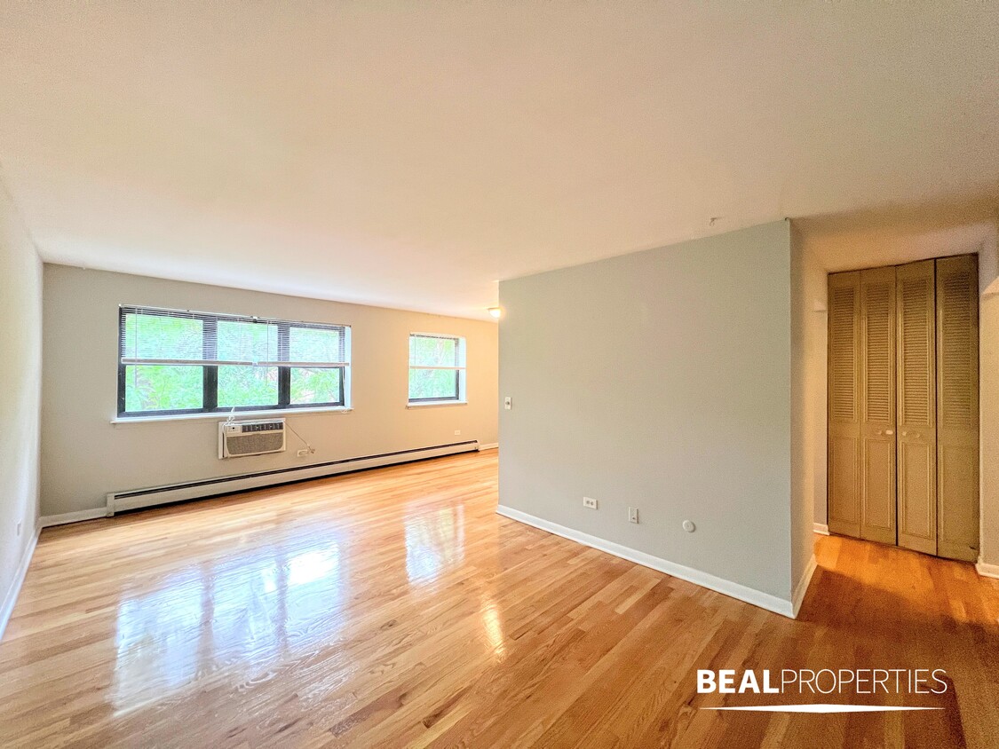 Foto principal - 510 W Briar Pl