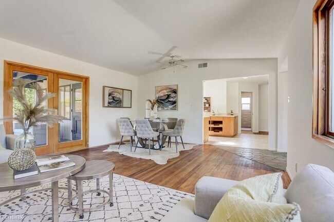 Foto del edificio - 3 br, 2 bath House - 6728 Clifford Drive