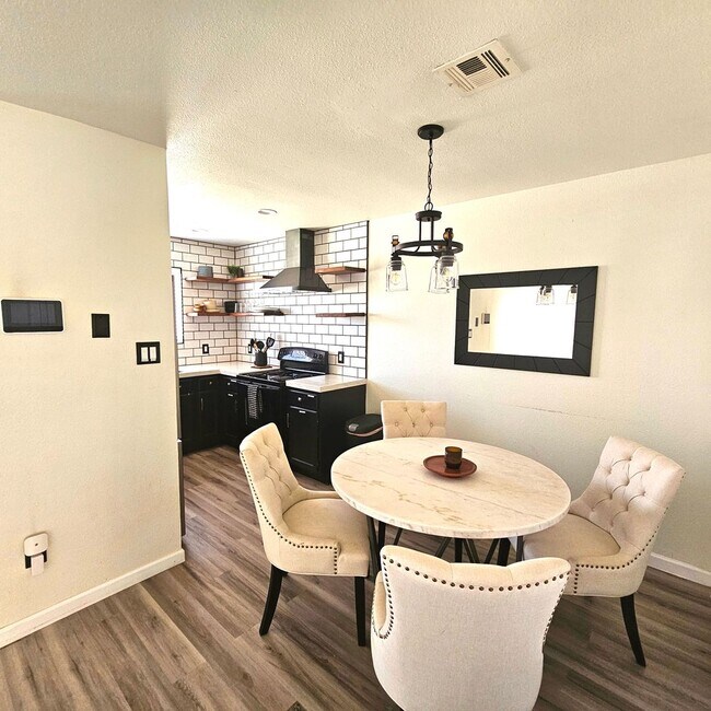 Building Photo - Amazing 2 bedroom - 2 bath for Rent