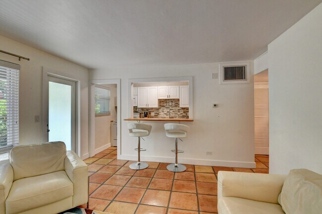 Building Photo - 414 Seasage Dr