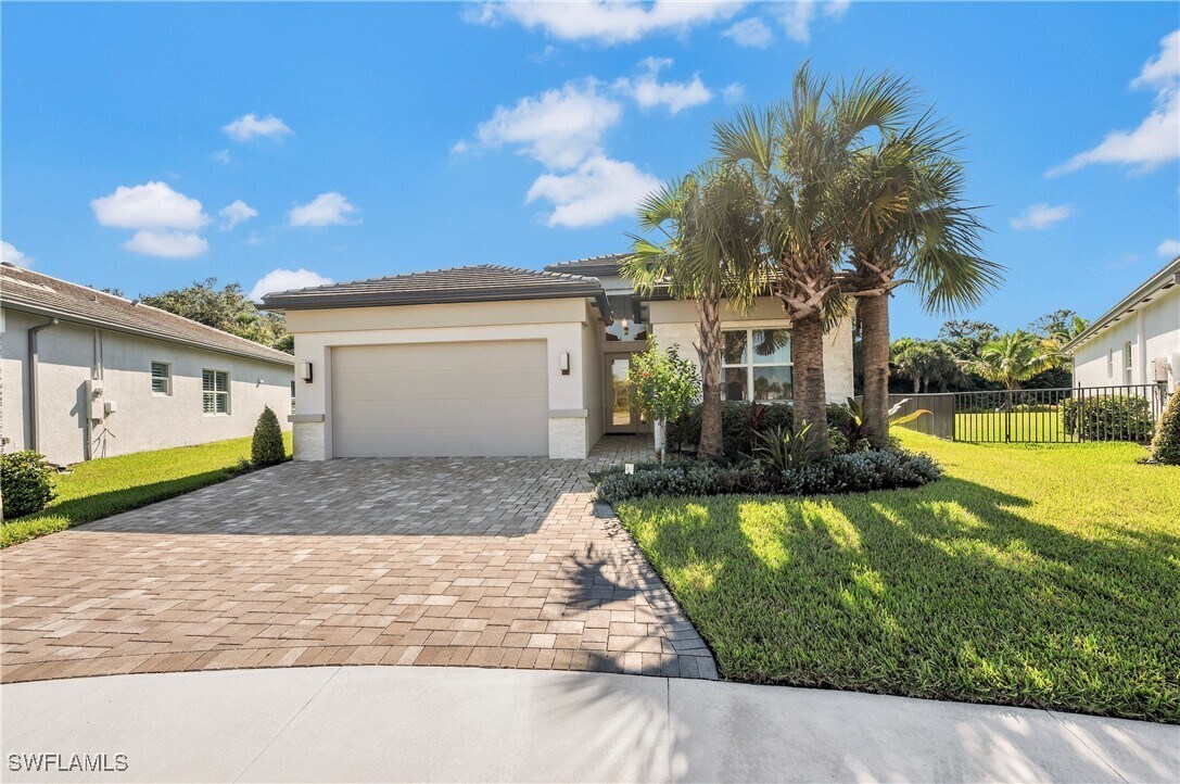 Foto principal - 11453 Jacaranda Dr