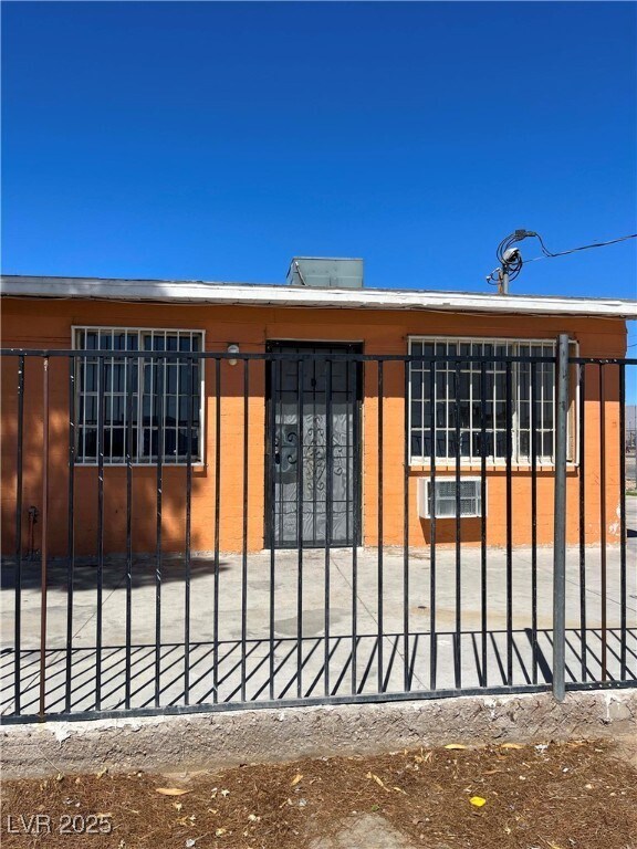 Foto principal - 708 Jackson Ave