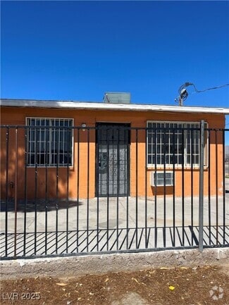 Building Photo - 708 Jackson Ave